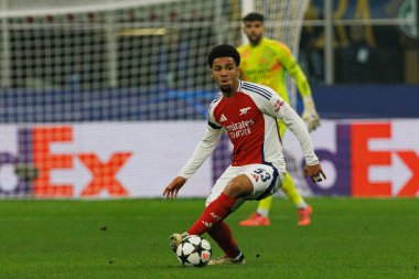 Ethan Nwaneri UEFA Şampiyonlar Ligi maçında Internazionale Milano ve Arsenal FC (Maciej Rogowski) takımları arasında görüldü.)