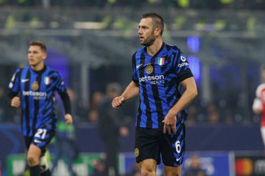 Stefan de Vrij UEFA Şampiyonlar Ligi maçında Internazionale Milano ve Arsenal FC (Maciej Rogowski)