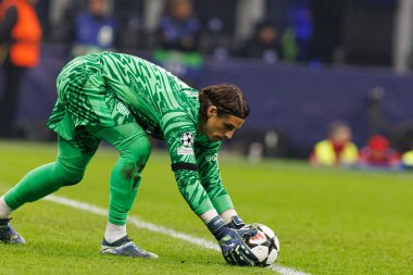 Yann Sommer UEFA Şampiyonlar Ligi maçında Internazionale Milano ve Arsenal FC (Maciej Rogowski) takımları arasında görüldü.)
