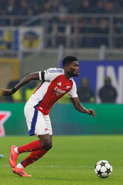 Thomas Partey UEFA Şampiyonlar Ligi maçında Internazionale Milano ve Arsenal FC (Maciej Rogowski) takımları arasında görüldü.)