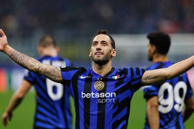 Hakan Calhanoğlu, UEFA Şampiyonlar Ligi maçında Internazionale Milano ve Arsenal FC (Maciej Rogowski)