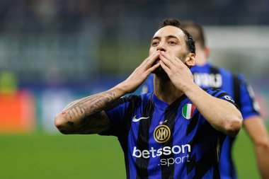 Hakan Calhanoğlu, UEFA Şampiyonlar Ligi maçında Internazionale Milano ve Arsenal FC (Maciej Rogowski)