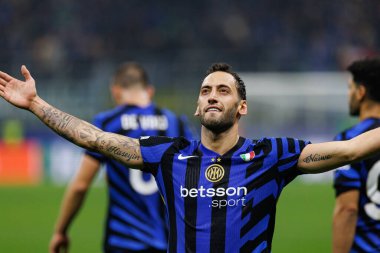 Hakan Calhanoğlu, UEFA Şampiyonlar Ligi maçında Internazionale Milano ve Arsenal FC (Maciej Rogowski)
