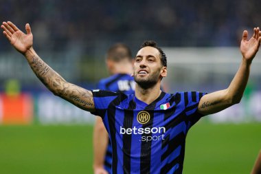 Hakan Calhanoğlu, UEFA Şampiyonlar Ligi maçında Internazionale Milano ve Arsenal FC (Maciej Rogowski)