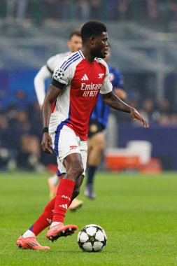 Thomas Partey UEFA Şampiyonlar Ligi maçında Internazionale Milano ve Arsenal FC (Maciej Rogowski) takımları arasında görüldü.)