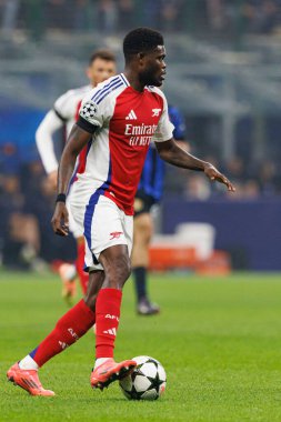 Thomas Partey UEFA Şampiyonlar Ligi maçında Internazionale Milano ve Arsenal FC (Maciej Rogowski) takımları arasında görüldü.)