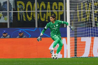 Yann Sommer UEFA Şampiyonlar Ligi maçında Internazionale Milano ve Arsenal FC (Maciej Rogowski) takımları arasında görüldü.)