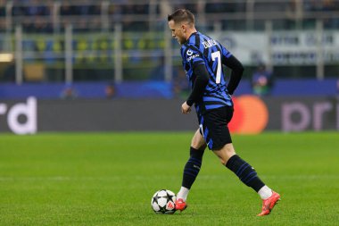 Piotr Zielinski UEFA Şampiyonlar Ligi maçında Internazionale Milano ve Arsenal FC (Maciej Rogowski)