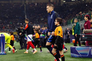 Piotr Zielinski UEFA Şampiyonlar Ligi maçında Internazionale Milano ve Arsenal FC (Maciej Rogowski)