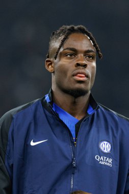 Yann Bisseck UEFA Şampiyonlar Ligi maçında Internazionale Milano ve Arsenal FC (Maciej Rogowski)