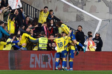 UD Las Palmas oyuncuları, Rayo Vallecano ve UD Las Palmas takımları arasında oynanan LaLiga EA SPORTS maçında Estadio de Vallecas (Maciej Rogowski)
