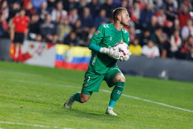 Jesper Cillessen, Estadio de Vallecas 'taki Rayo Vallecano ve UD Las Palmas (Maciej Rogowski) takımları arasında LaLiga EA SPORTS maçında görüldü.)