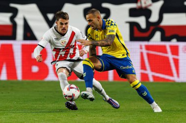 Josep Chavarria, Sandro Ramirez LaLiga EA SPORTS maçında Rayo Vallecano ve UD Las Palmas takımları arasında Estadio de Vallecas (Maciej Rogowski)