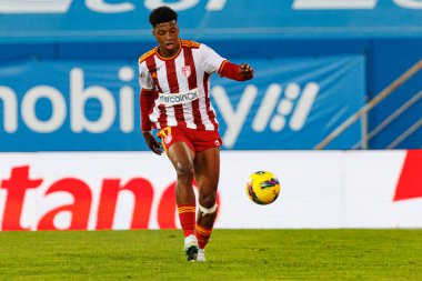 John Mercado, Liga Portekiz maçı sırasında Estoril Praia ve AVS Futebol SAD takımları arasında Estadio Antonio Coimbra da Mota 'da (Maciej Rogowski)