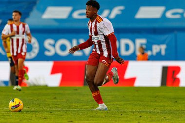 John Mercado, Liga Portekiz maçı sırasında Estoril Praia ve AVS Futebol SAD takımları arasında Estadio Antonio Coimbra da Mota 'da (Maciej Rogowski)