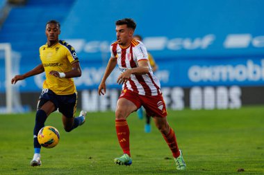Wagner Pina, Rafel Rodrigues Liga Portekiz maçı sırasında GD Estoril Praia ve AVS Futebol SAD takımları arasında Estadio Antonio Coimbra da Mota 'da görüldü (Maciej Rogowski)