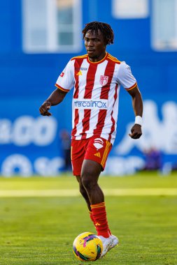 Babtunde Akinsola, Liga Portekiz maçı sırasında Estoril Praia ve AVS Futebol SAD takımları arasında Estadio Antonio Coimbra da Mota 'da (Maciej Rogowski)