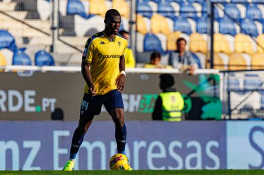 Kevin Boma, Liga Portekiz maçı sırasında Estoril Praia ve AVS Futebol SAD takımları arasında Estadio Antonio Coimbra da Mota (Maciej Rogowski)