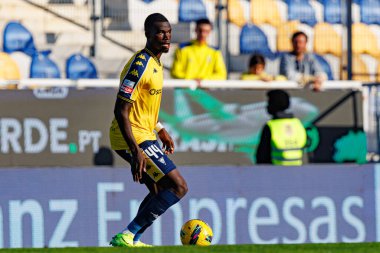 Kevin Boma, Liga Portekiz maçı sırasında Estoril Praia ve AVS Futebol SAD takımları arasında Estadio Antonio Coimbra da Mota (Maciej Rogowski)