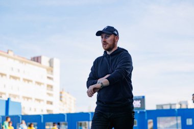 Ian Cathro, Liga Portekiz maçı sırasında Estoril Praia ve AVS Futebol SAD takımları arasında Estadio Antonio Coimbra da Mota 'da (Maciej Rogowski)