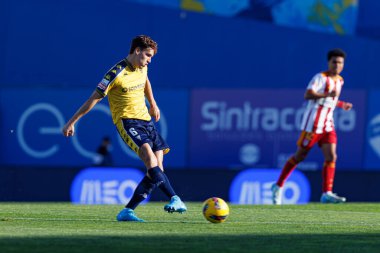 Jandro Orellana, Liga Portekiz maçı sırasında Estoril Praia ve AVS Futebol SAD takımları arasında Estadio Antonio Coimbra da Mota 'da (Maciej Rogowski)