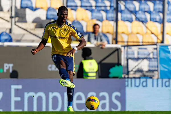 Kevin Boma, Liga Portekiz maçı sırasında Estoril Praia ve AVS Futebol SAD takımları arasında Estadio Antonio Coimbra da Mota (Maciej Rogowski)