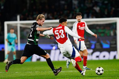 Morten Hjulmand, Jurrien Timber UEFA Şampiyonlar Ligi maçında Sporting CP ve Arsenal FC takımları arasında görüldü (Maciej Rogowski) 