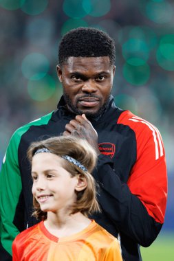 Thomas Partey UEFA Şampiyonlar Ligi maçında Sporting CP ve Arsenal FC takımları arasında görüldü (Maciej Rogowski) 