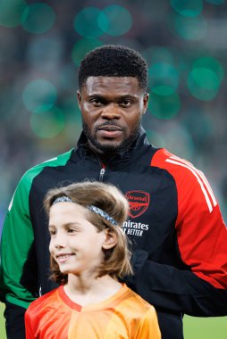 Thomas Partey UEFA Şampiyonlar Ligi maçında Sporting CP ve Arsenal FC takımları arasında görüldü (Maciej Rogowski) 