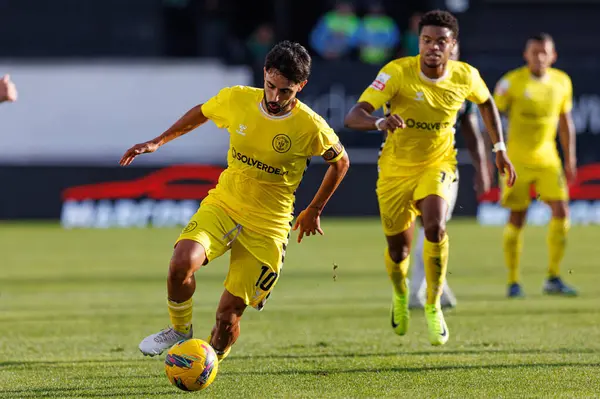 Luis Esteves, Liga Portekiz maçı sırasında Estrela Amadora ve CD Nacional takımları arasında Estadio Jose Gomes 'de (Maciej Rogowski)