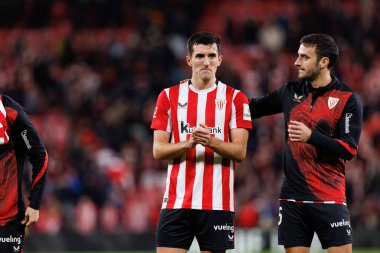 Daniel Vivian, Inigo Lekue LaLiga EA SPORTS maçı sırasında Estadio de San Mames 'deki Real Madrid FC takımları arasında görüldü (Maciej Rogowski)