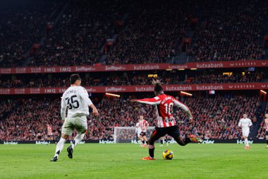 Rui Asencio, Nico Williams LaLiga EA SPORTS maçı sırasında Estadio de San Mames 'deki Real Madrid FC takımları arasında görüldü (Maciej Rogowski)