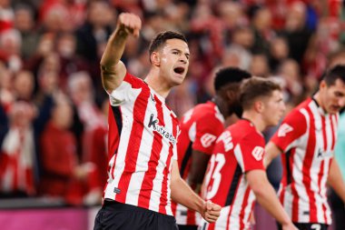 Gorka Guruzeta, LaLiga EA SPORTS maçında Estadio de San Mames 'teki Real Madrid FC ve Atletizm Kulübü takımları arasında gol üstüne gol atarken görüldü (Maciej Rogowski)