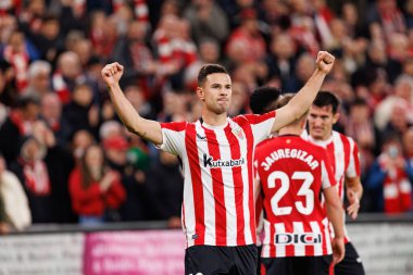 Gorka Guruzeta, LaLiga EA SPORTS maçında Estadio de San Mames 'teki Real Madrid FC ve Atletizm Kulübü takımları arasında gol üstüne gol atarken görüldü (Maciej Rogowski)