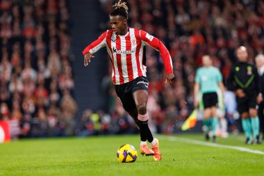 Nico Williams, Estadio de San Mames 'teki Athletic Club ve Real Madrid FC takımları arasında oynanan LaLiga EA SPORTS maçı sırasında görüldü (Maciej Rogowski)