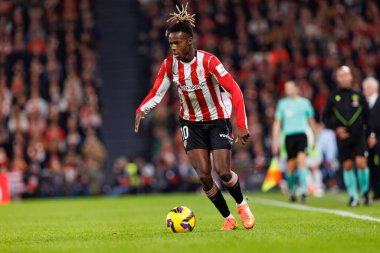 Nico Williams, Estadio de San Mames 'teki Athletic Club ve Real Madrid FC takımları arasında oynanan LaLiga EA SPORTS maçı sırasında görüldü (Maciej Rogowski)