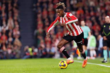 Nico Williams, Estadio de San Mames 'teki Athletic Club ve Real Madrid FC takımları arasında oynanan LaLiga EA SPORTS maçı sırasında görüldü (Maciej Rogowski)