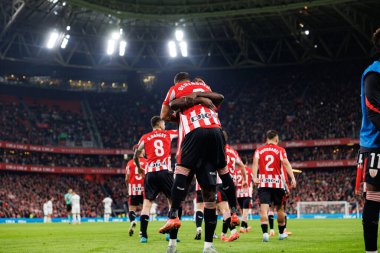 Atletizm Takımı, Estadio de San Mames 'teki LaLiga EA Spor Kulübü ve Real Madrid FC takımları arasında oynanan maçta Alex Berenguer' den gol üstüne gol atarken görüldü (Maciej Rogowski)