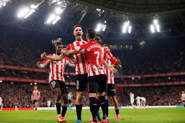 Atletizm Takımı, Estadio de San Mames 'teki LaLiga EA Spor Kulübü ve Real Madrid FC takımları arasında oynanan maçta Alex Berenguer' den gol üstüne gol atarken görüldü (Maciej Rogowski)