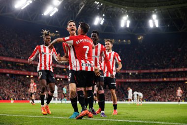 Atletizm Takımı, Estadio de San Mames 'teki LaLiga EA Spor Kulübü ve Real Madrid FC takımları arasında oynanan maçta Alex Berenguer' den gol üstüne gol atarken görüldü (Maciej Rogowski)