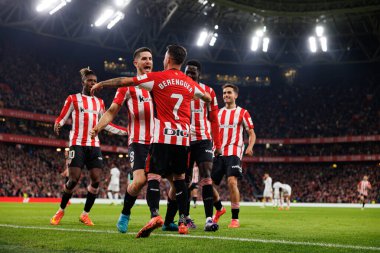 Atletizm Takımı, Estadio de San Mames 'teki LaLiga EA Spor Kulübü ve Real Madrid FC takımları arasında oynanan maçta Alex Berenguer' den gol üstüne gol atarken görüldü (Maciej Rogowski)