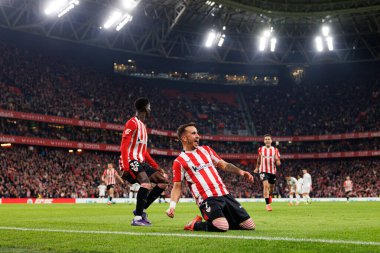 Alex Berenguer, Estadio de San Mames 'de (Maciej Rogowski) Atletizm Kulübü ve Real Madrid FC takımları arasındaki LaLiga EA SPORTS maçında gol attıktan sonra kutlama yaparken görüldü.)