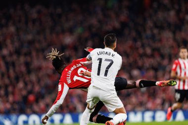 Nico Williams, Lucas Vazquez LaLiga EA Spor Kulübü ve Real Madrid FC takımları arasında Estadio de San Mames 'de (Maciej Rogowski)