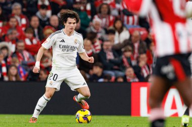 Fran Garcia, Estadio de San Mames 'teki Athletic Club ve Real Madrid FC takımları arasında oynanan LaLiga EA SPORTS maçı sırasında görüldü (Maciej Rogowski)