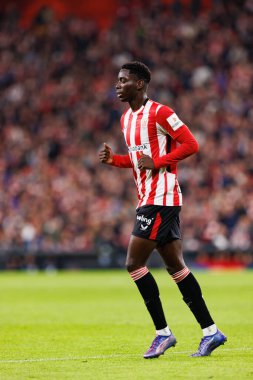 LaLiga EA SPORTS maçı sırasında Estadio de San Mames 'deki Real Madrid FC ve Athletic Club takımları arasında Adama Boira görüldü (Maciej Rogowski)