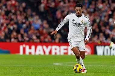 Jude Bellingham, Estadio de San Mames 'te Atletizm Kulübü ve Real Madrid FC takımları arasında oynanan LaLiga EA Spor Maçı sırasında görüldü (Maciej Rogowski)