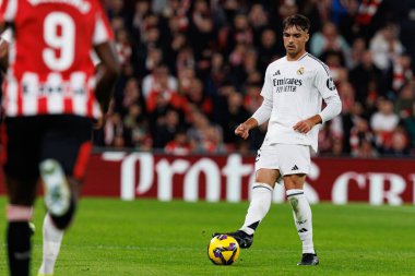 Raul Asencio, Estadio de San Mames takımları arasında LaLiga EA SPORTS maçında görüldü. (Maciej Rogowski)