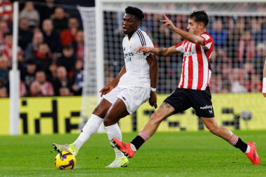 Aurelien Tchouameni, Benat Prados LaLiga EA Spor Maçı sırasında Estadio de San Mames 'deki Real Madrid FC takımları arasında görüldü (Maciej Rogowski)