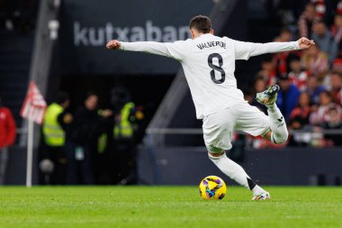 Federico Valverde, Estadio de San Mames 'deki Athletic Club ve Real Madrid FC takımları arasında oynanan LaLiga EA SPORTS maçı sırasında görüldü (Maciej Rogowski)