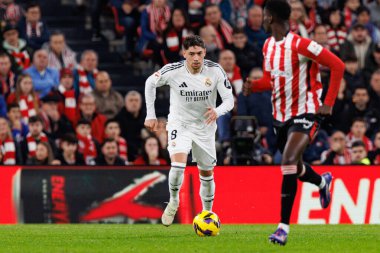 Federico Valverde, Estadio de San Mames 'deki Athletic Club ve Real Madrid FC takımları arasında oynanan LaLiga EA SPORTS maçı sırasında görüldü (Maciej Rogowski)